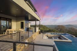 Glam Heated Infinity Pool•Huge Hot Tub•Near Frio River•Incredible Views•Firepit