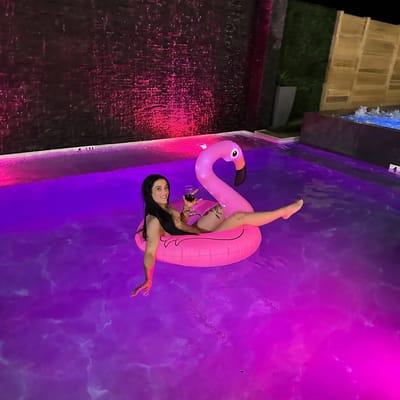 Heated Pool•XL Hottub•Rooftop Movie Theater•Walk to Frio River•Firepit•Sleeps 24